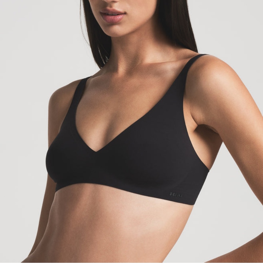 SKIMS Black Naked Plunge Bralette